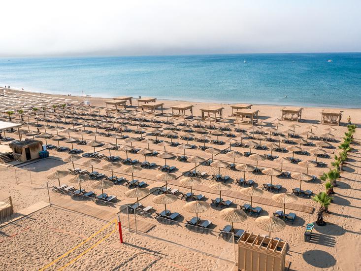 Liu Resorts 4 - Beach