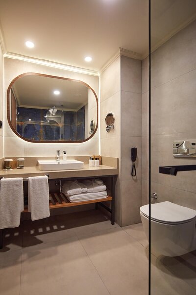 Liu Resorts 69 - Bathroom Example