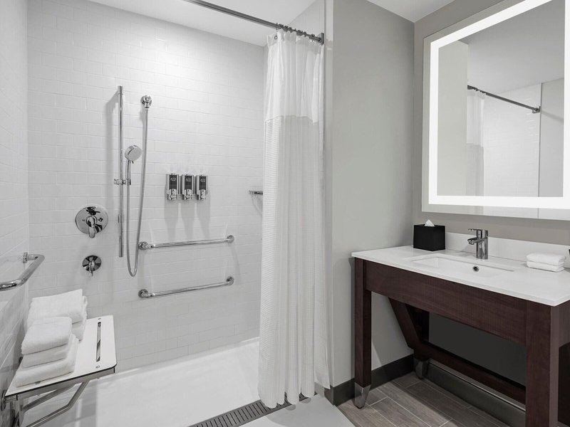 Four Points by Sheraton Flushing 3