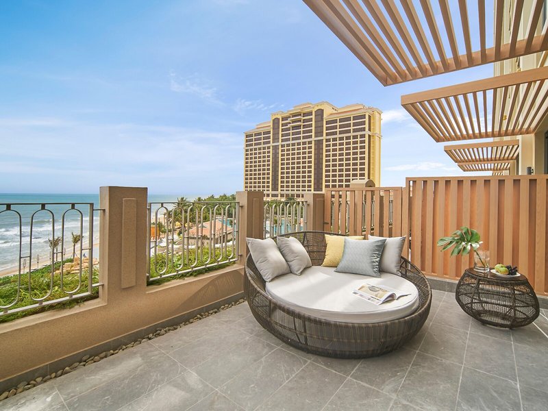 Holiday Inn Resort Ho Tram Beach 7