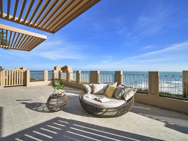 Holiday Inn Resort Ho Tram Beach 8