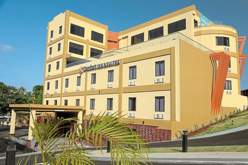 Comfort Inn & Suites 3