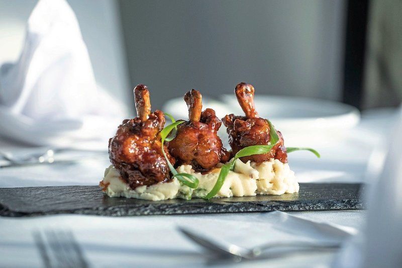 Comfort Inn & Suites 7