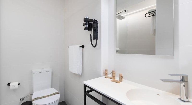 Arena Zone Hotel & Cafe 3 - Bathroom Example