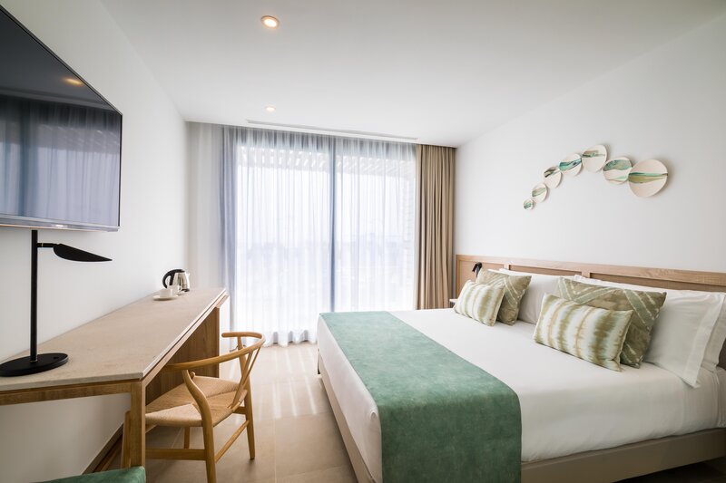 Barceló Nura 28