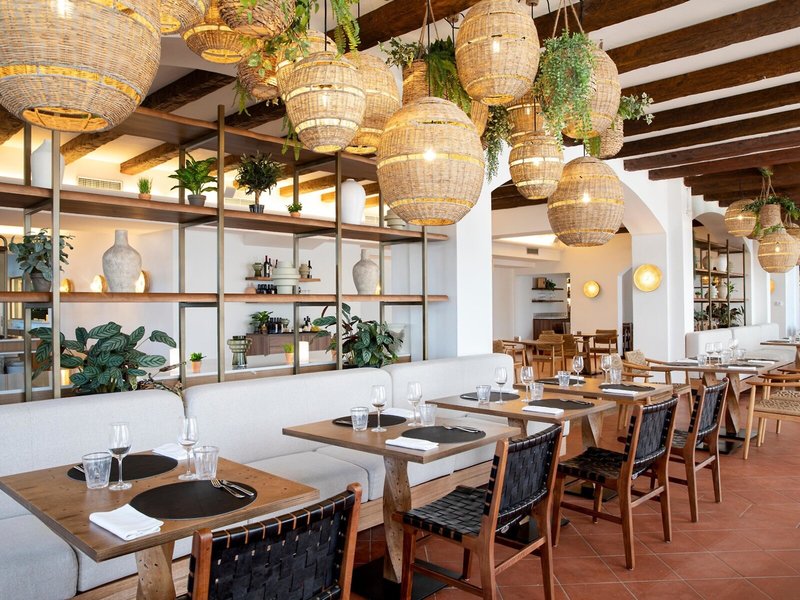 Mangia's Santa Teresa Sardinia, Curio Collection by Hilton 7