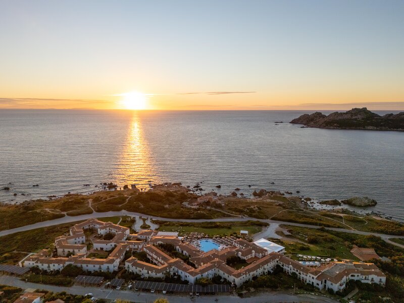 Mangia's Santa Teresa Sardinia, Curio Collection by Hilton 17