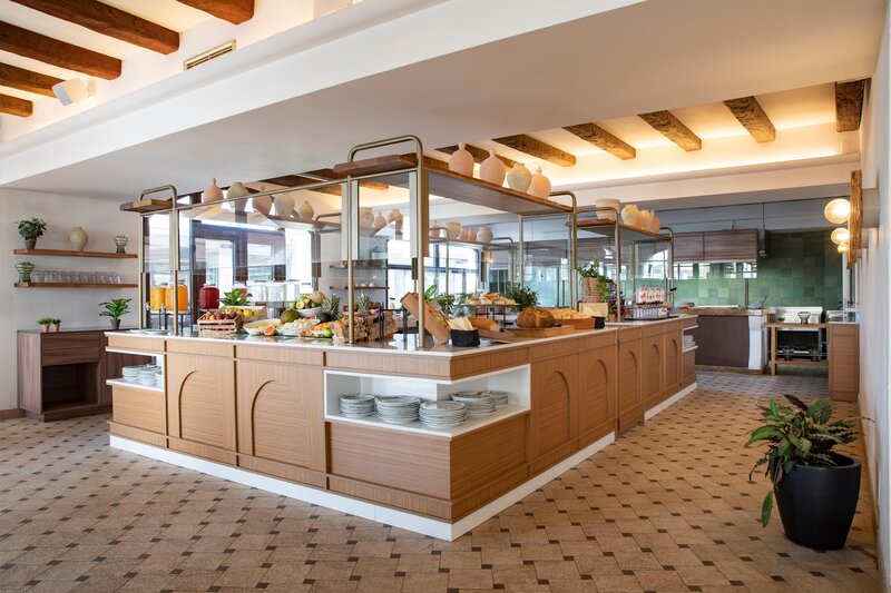Mangia's Santa Teresa Sardinia, Curio Collection by Hilton 44