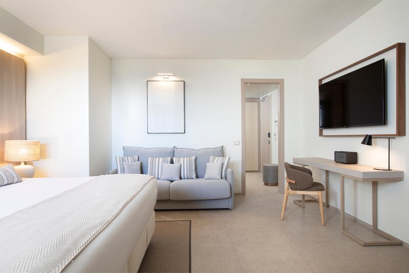 Mangia's Santa Teresa Sardinia, Curio Collection by Hilton 67