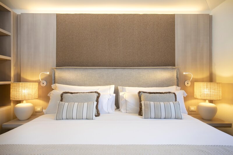 Mangia's Santa Teresa Sardinia, Curio Collection by Hilton 87