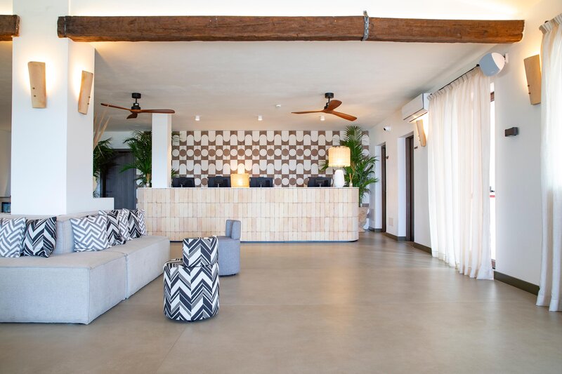 Mangia's Santa Teresa Sardinia, Curio Collection by Hilton 111