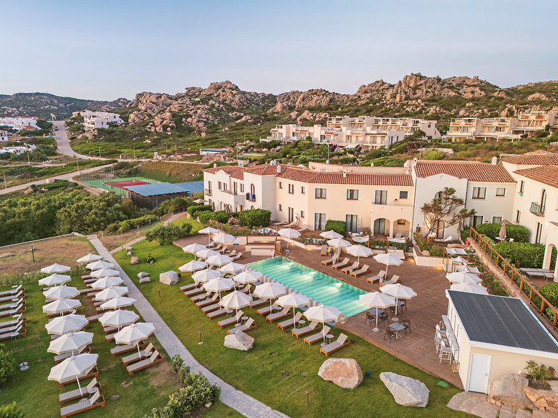 Mangia's Santa Teresa Sardinia, Curio Collection by Hilton 4