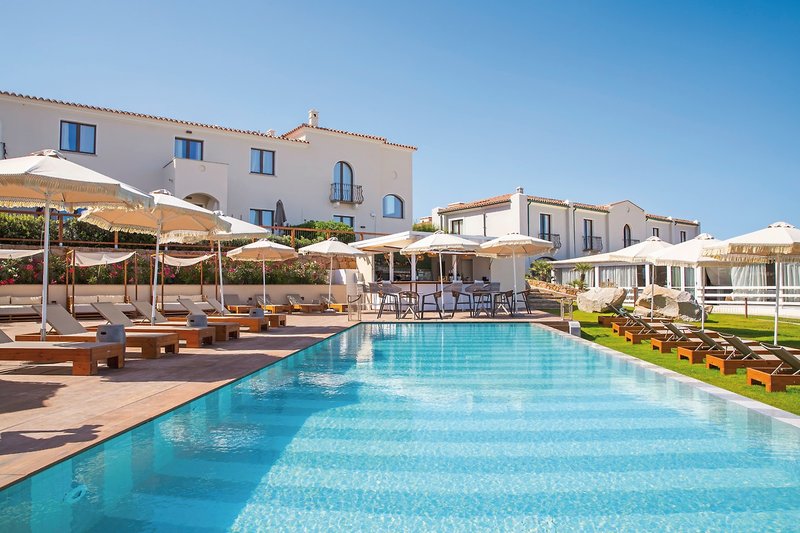 Mangia's Santa Teresa Sardinia, Curio Collection by Hilton 5