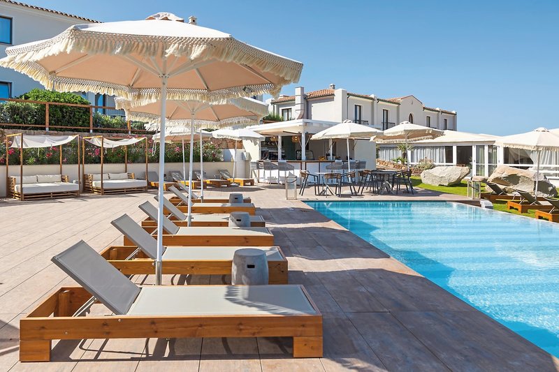 Mangia's Santa Teresa Sardinia, Curio Collection by Hilton 6
