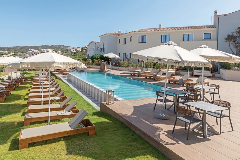 Mangia's Santa Teresa Sardinia, Curio Collection by Hilton 8