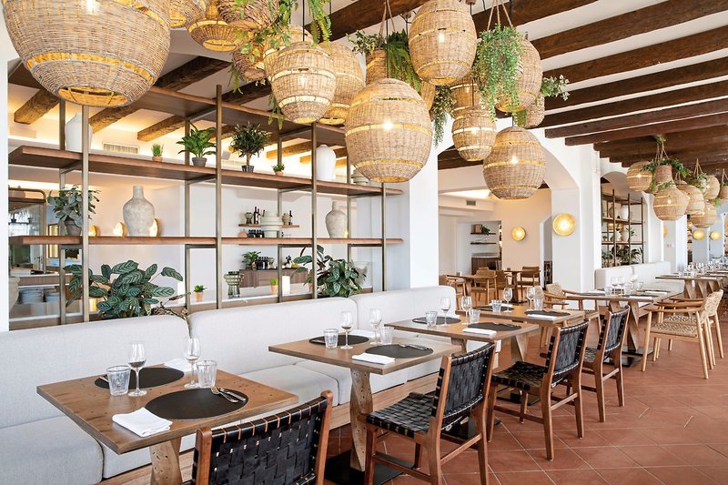 Mangia's Santa Teresa Sardinia, Curio Collection by Hilton 14