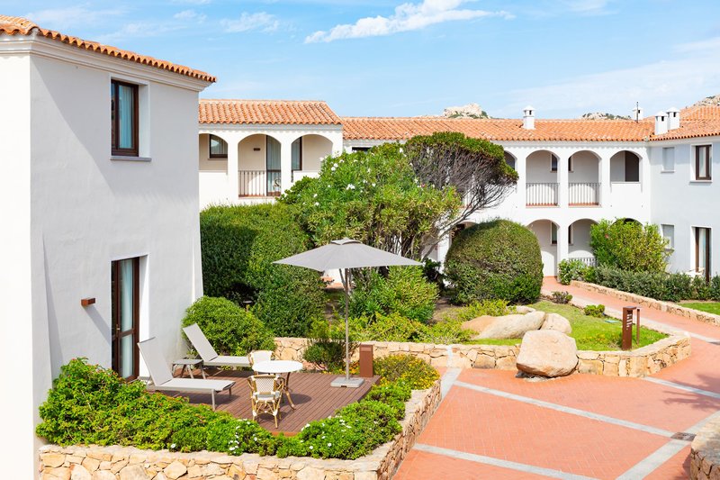 Mangia's Santa Teresa Sardinia, Curio Collection by Hilton 12