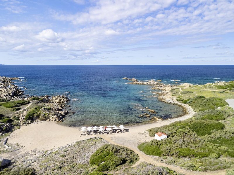 Mangia's Santa Teresa Sardinia, Curio Collection by Hilton 3