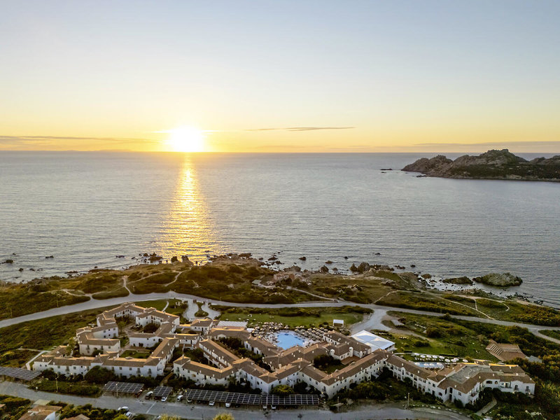 Mangia's Santa Teresa Sardinia, Curio Collection by Hilton 5