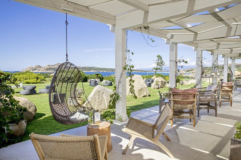 Mangia's Santa Teresa Sardinia, Curio Collection by Hilton 11