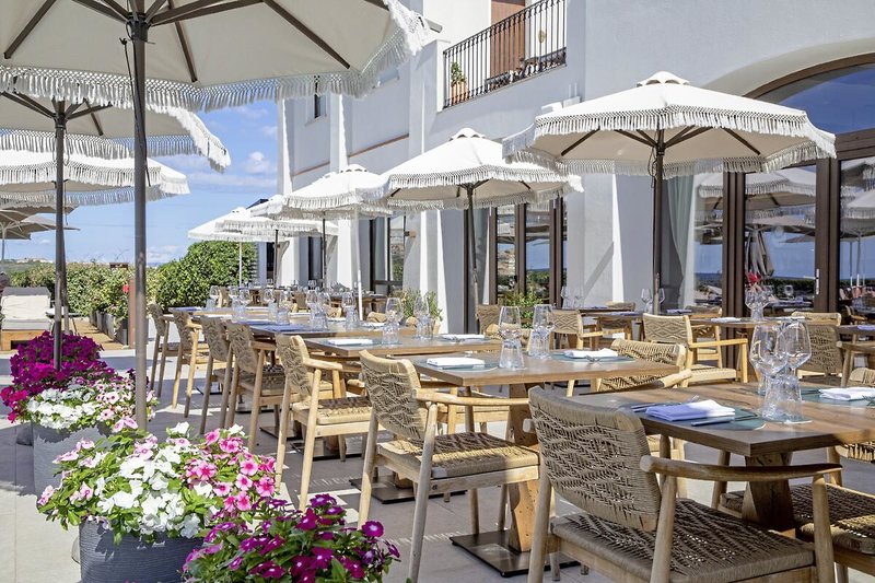 Mangia's Santa Teresa Sardinia, Curio Collection by Hilton 13