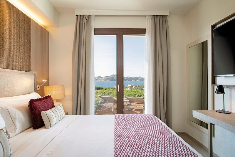 Mangia's Santa Teresa Sardinia, Curio Collection by Hilton 26