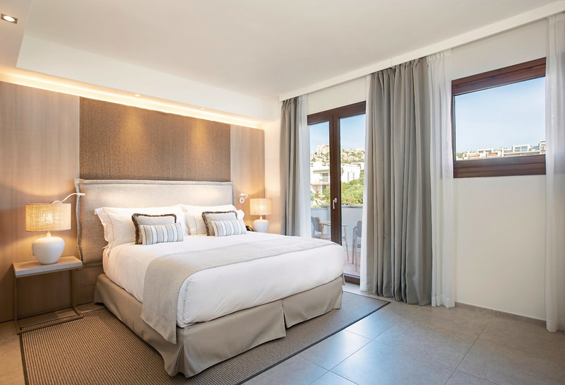 Mangia's Santa Teresa Sardinia, Curio Collection by Hilton 38