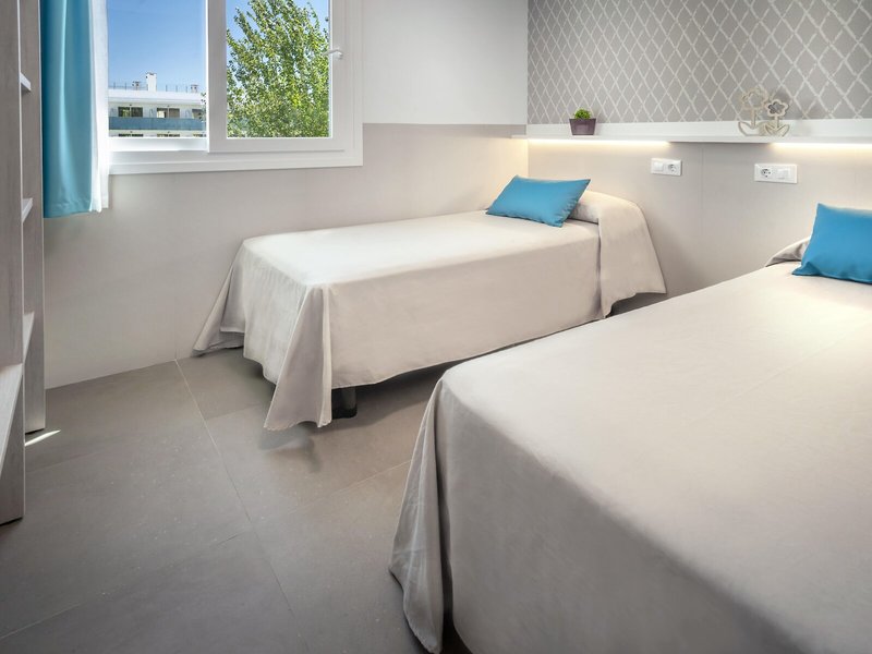 Salou Playa Family Suites by Rentalmar 3