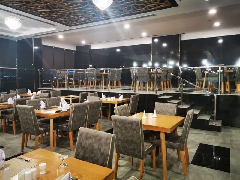 Parkside Plaza Hotel - Muscat 8