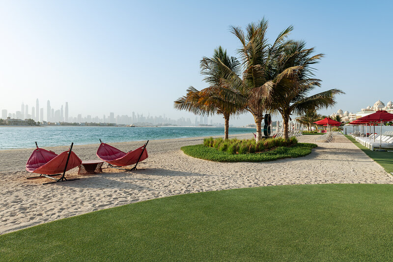 Th8 Palm Dubai Beach Resort, Vignette Collection 2