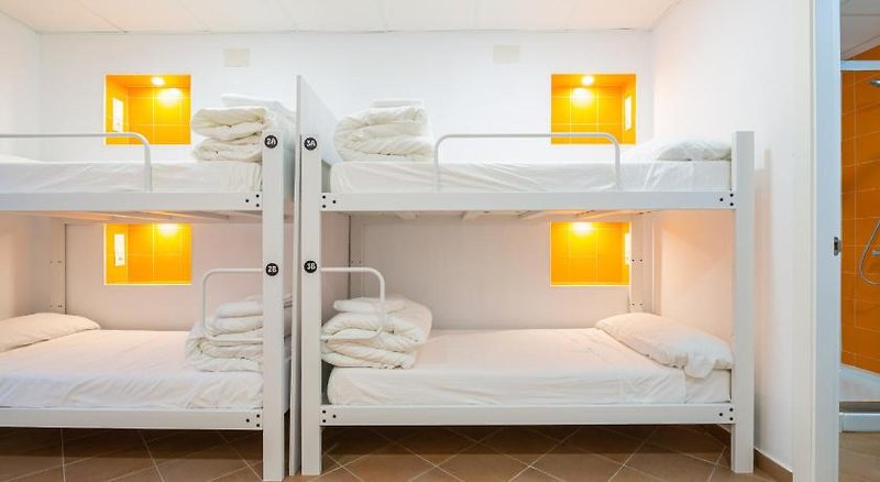 Benarraba Hostel