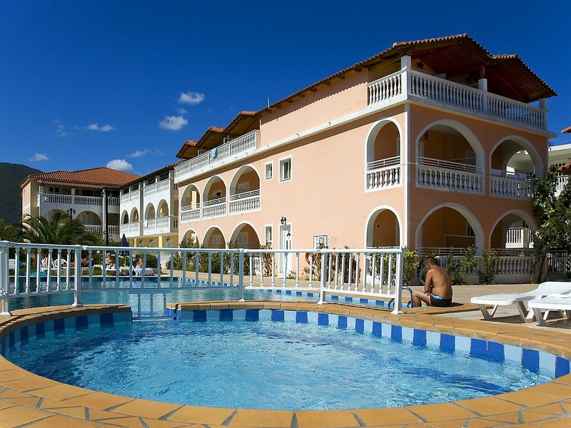 Plessas Palace Studios & Hotel 1