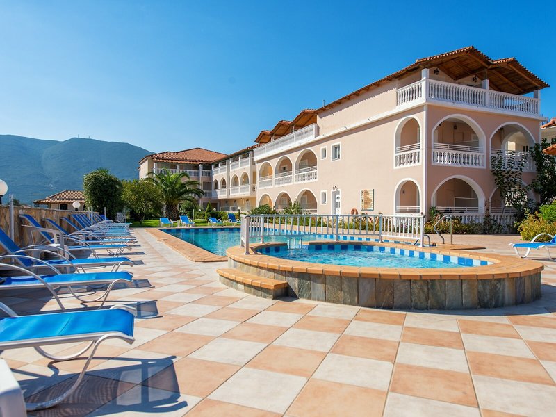 Plessas Palace Studios & Hotel 2