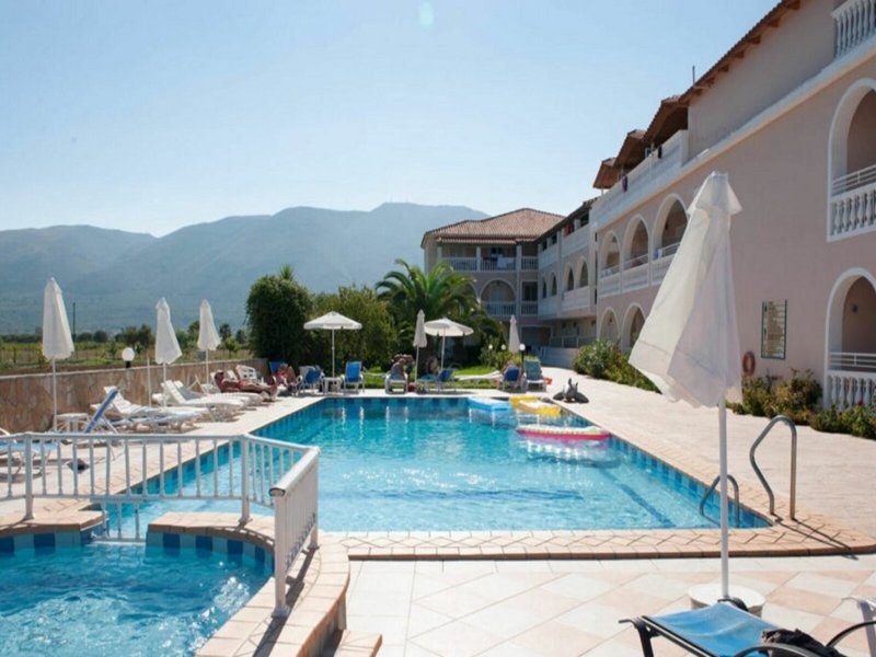 Plessas Palace Studios & Hotel 6