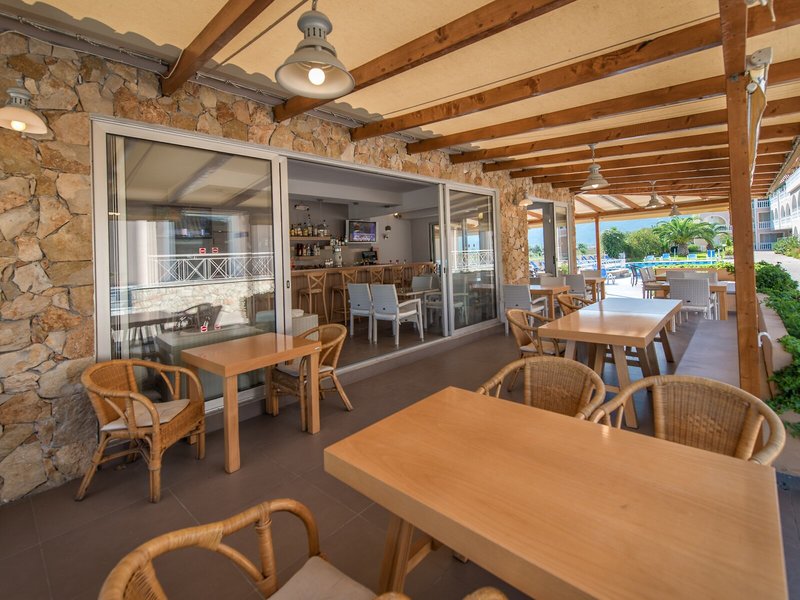 Plessas Palace Studios & Hotel 14