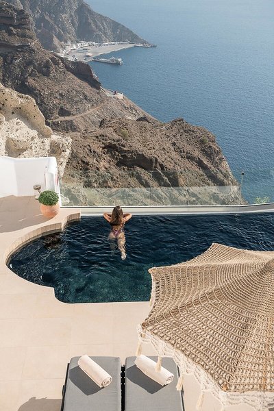 Apeiron Blue Santorini 4