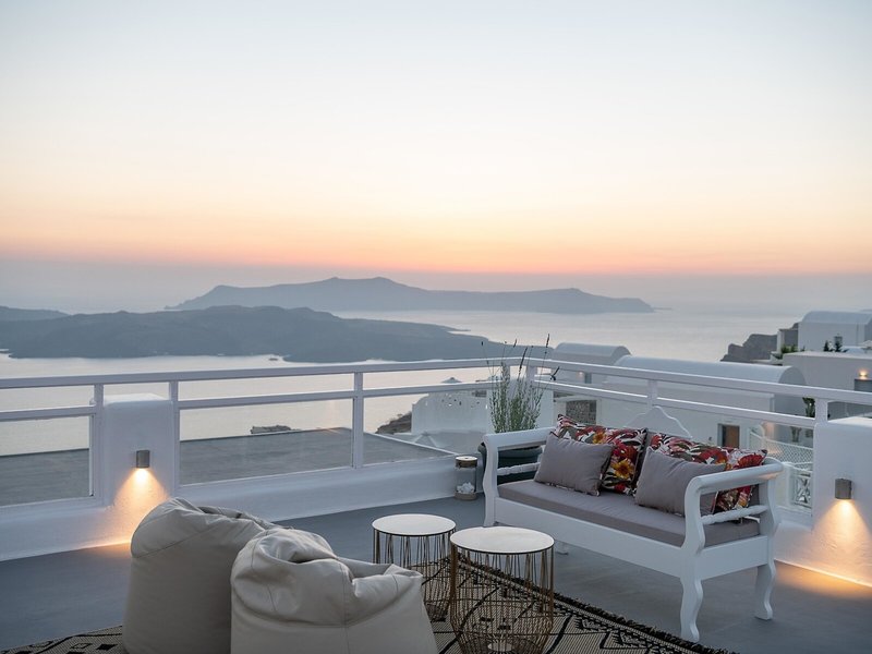 Apeiron Blue Santorini 6