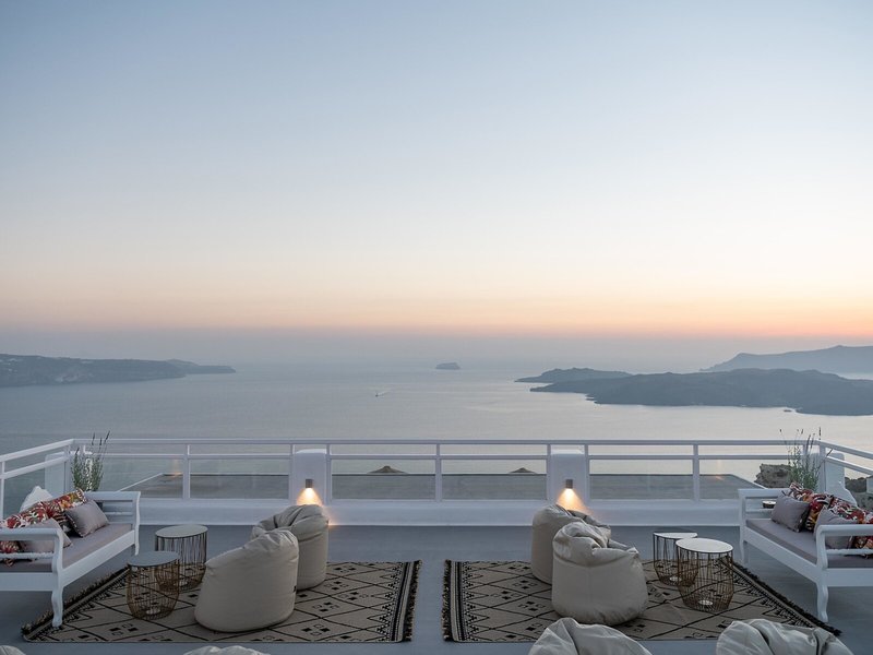 Apeiron Blue Santorini 7
