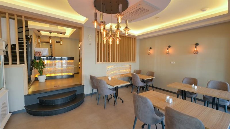 Alesta Midtown Apart Hotel 4