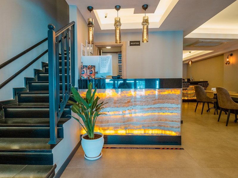 Alesta Midtown Apart Hotel 7