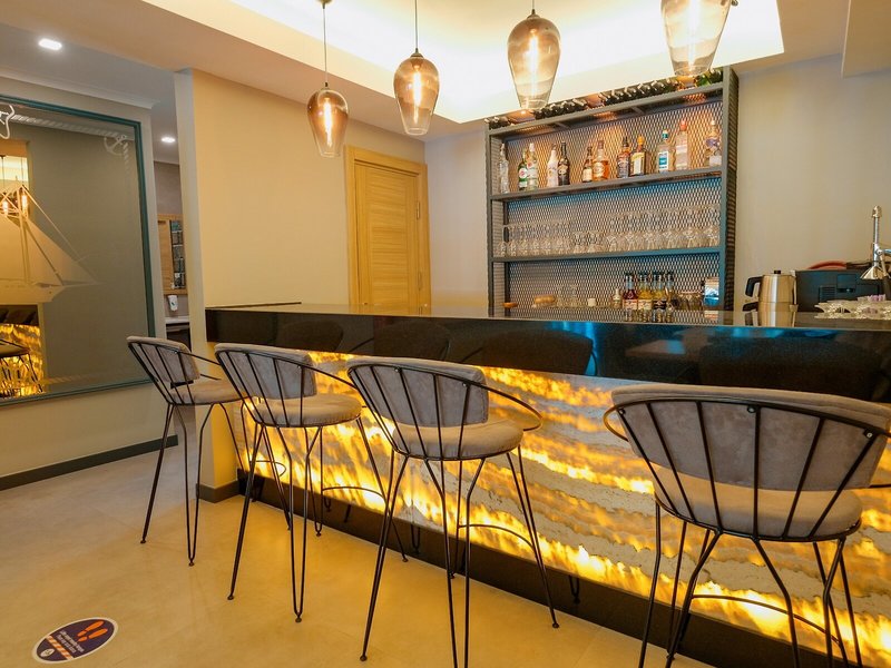 Alesta Midtown Apart Hotel 8