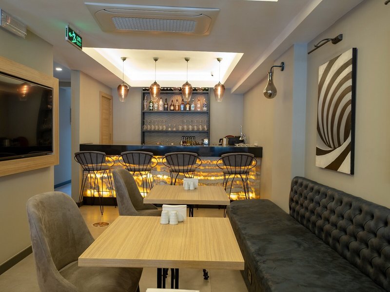 Alesta Midtown Apart Hotel 12