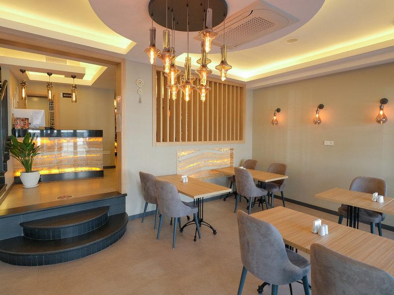 Alesta Midtown Apart Hotel 15