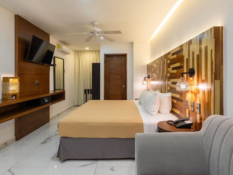 Marvic Hotel Boutique 26