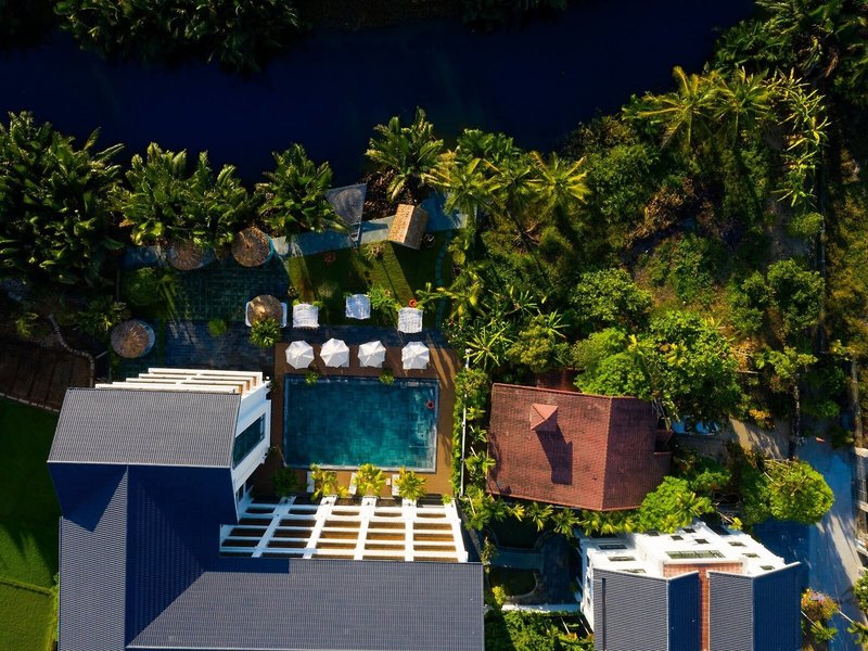 Shining Riverside Hotel & Spa 9