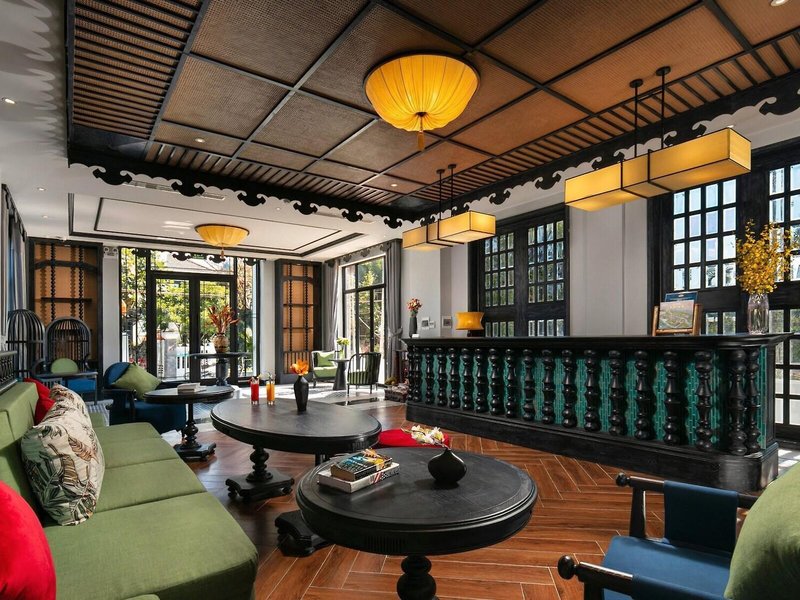 Shining Riverside Hotel & Spa 16