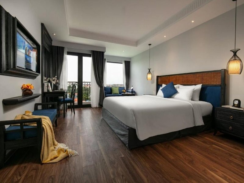 Shining Riverside Hotel & Spa 26
