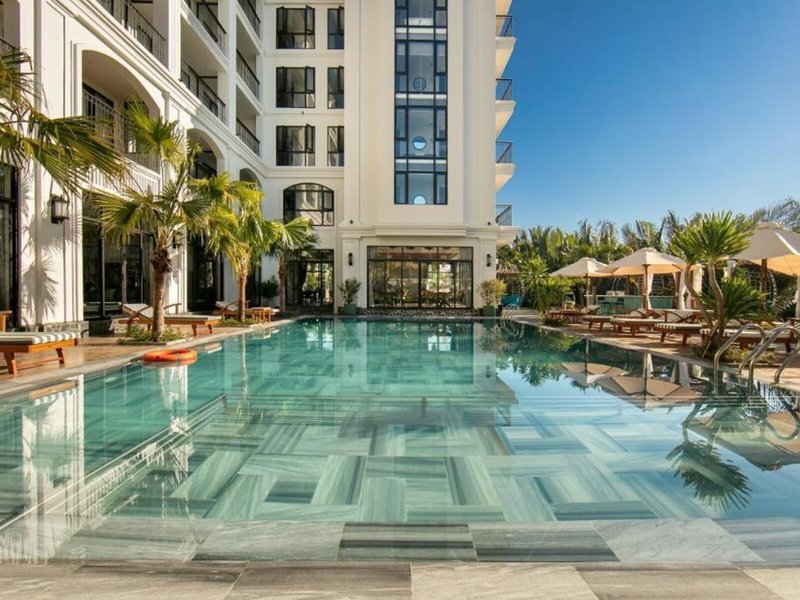 Shining Riverside Hotel & Spa 1