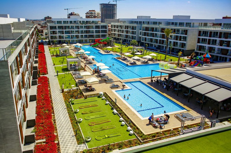 Courtyard Long Beach Holiday Resort 1