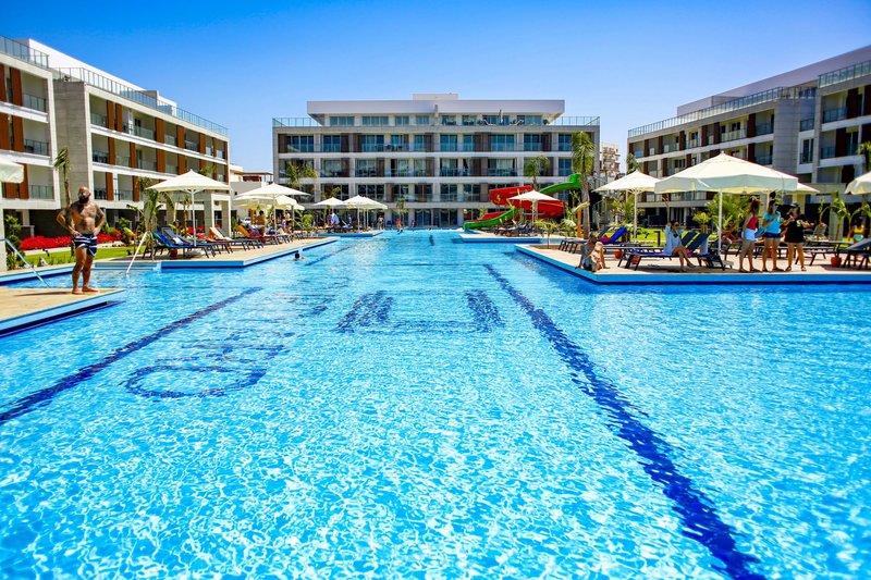 Courtyard Long Beach Holiday Resort 2